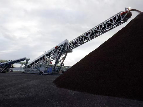 金属网芯耐灼烧输送带有什么优点?